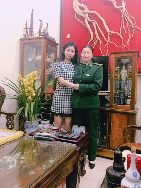 Thêm một nữ cử nhân xinh đẹp lên đường nhập ngũ - ảnh 4