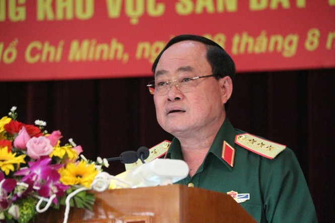 Giải tỏa 3 cây xăng, 50 kiốt giáp sân bay Tân Sơn Nhất - ảnh 1