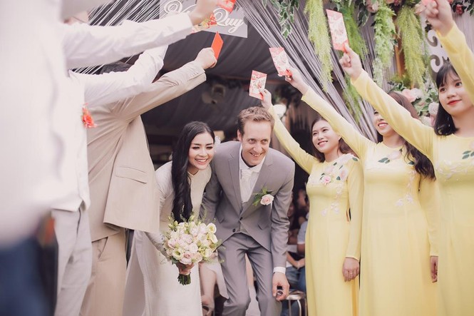 Nữ phi công cưới chồng Tây: 'Tôi có cuộc hôn nhân không bình thường' - ảnh 5