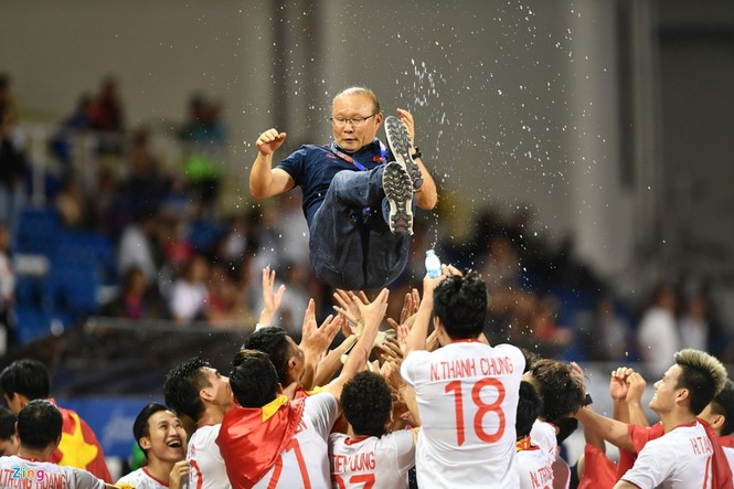 Tương lai mới của bóng đá Việt Nam sau HCV SEA Games - ảnh 1