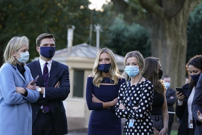 Ông Trump nhập viện điều trị COVID-19, chưa chuyển giao quyền lực cho phó tướng - ảnh 3