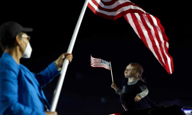 Ông Joe Biden ăn mừng chiến thắng dưới trời rợp pháo hoa - ảnh 5