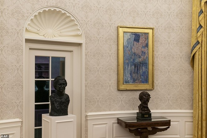 Phòng Bầu dục được bài trí lại để chào đón ông Joe Biden - ảnh 9
