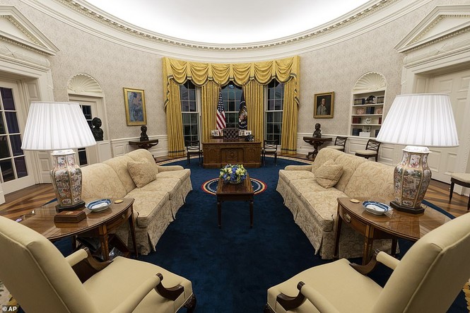 Phòng Bầu dục được bài trí lại để chào đón ông Joe Biden - ảnh 3