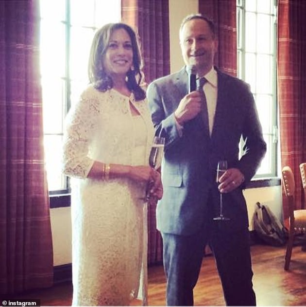 The husband revealed his love for the US Vice President at first sight - photo 2