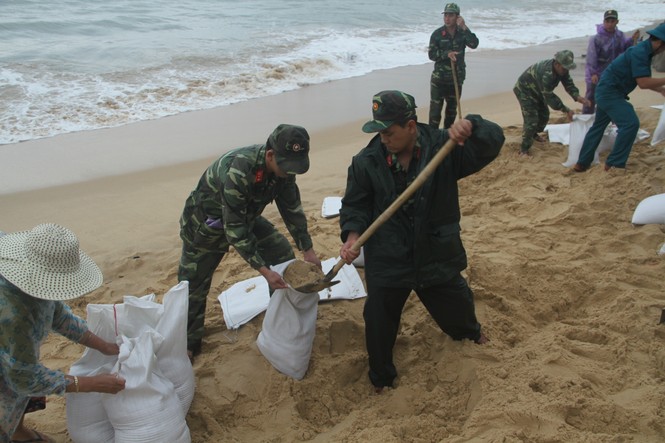Quân khu 5 thành lập Sở chỉ huy tại Bình Định để ứng phó bão số 6 - ảnh 1