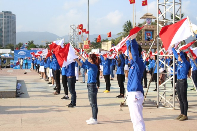 Đồng diễn Semaphore của Thành đoàn Đà Nẵng xác lập kỷ lục Việt Nam - ảnh 5