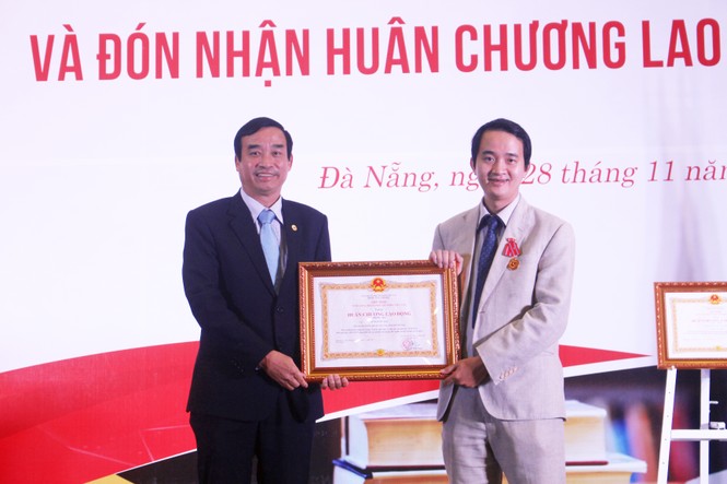 ĐH Duy Tân đón nhận Huân chương Lao động hạng Nhất - ảnh 2