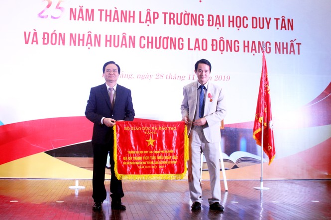 ĐH Duy Tân đón nhận Huân chương Lao động hạng Nhất - ảnh 4