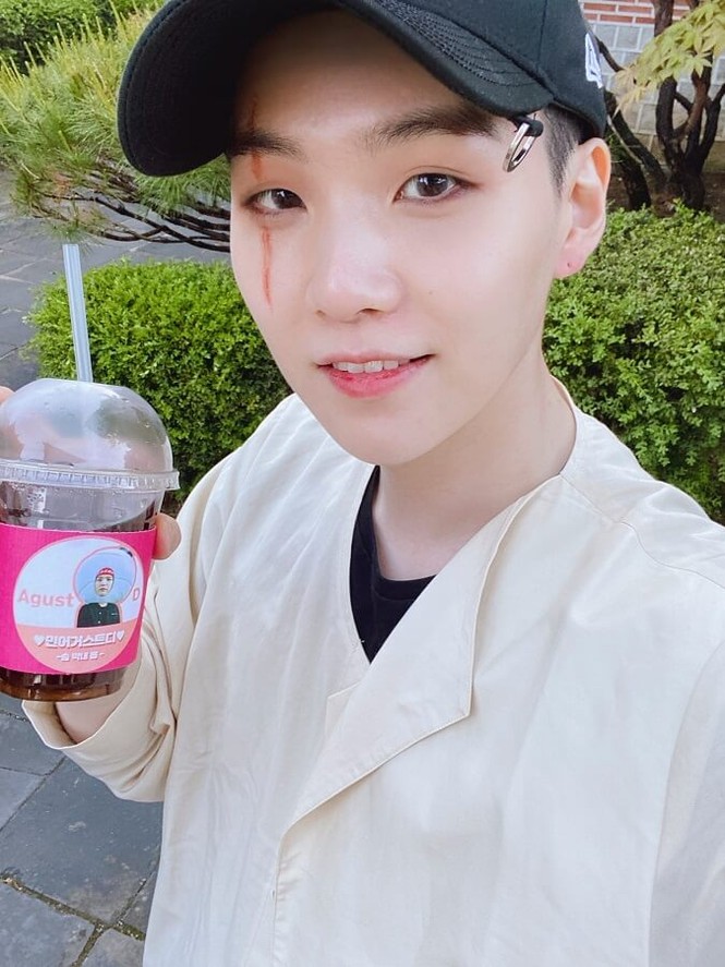 Xem MV “Daechwita” (Agust D - Suga BTS) để biết cả nhà Big Hit thương nhau như thế nào! - ảnh 8