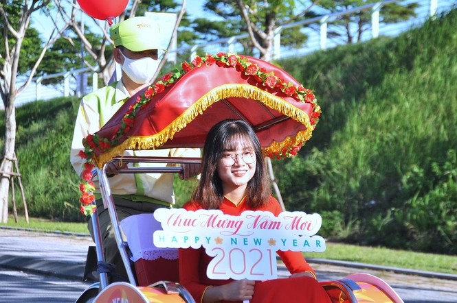 Diễu hành xích lô du lịch quảng bá Lễ hội