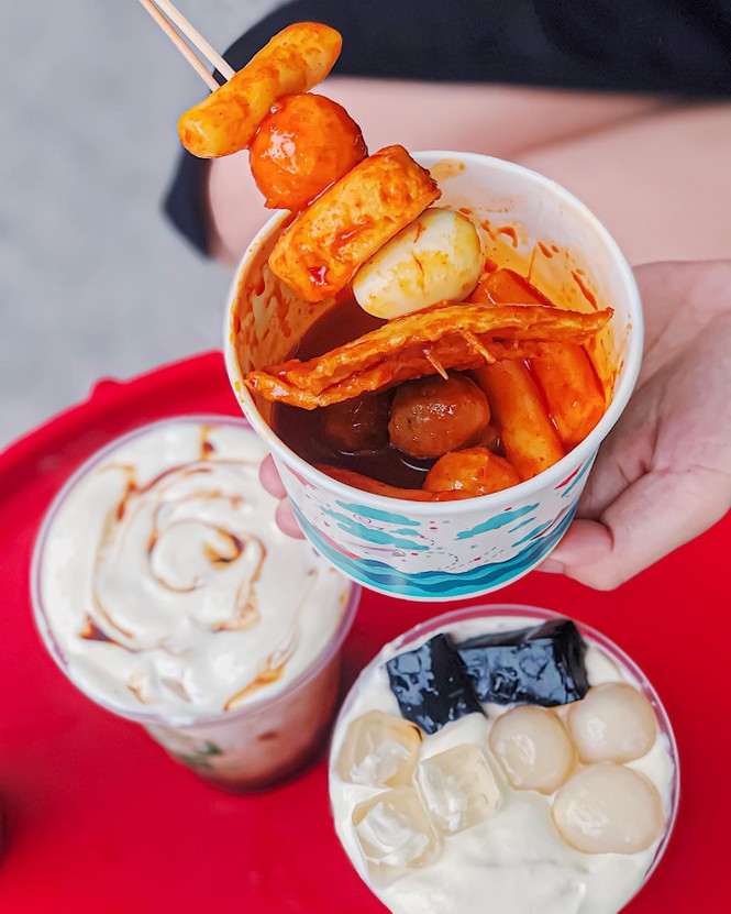 Trà sữa tuổi thơ kem cheese và trà sữa phô mai 3 tầng, bạn chọn thơm béo theo kiểu nào? - ảnh 1