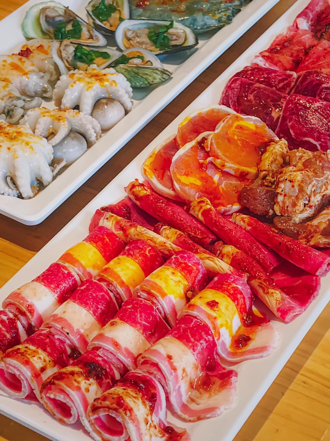 Bạn chọn ăn hải sản “hạt dẻ” vỉa hè hay hải sản kiểu buffet “chanh xả”? - ảnh 8
