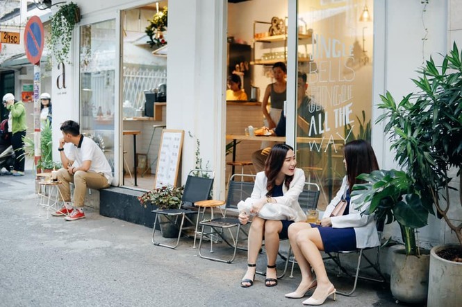 Hẹn hò Sài Gòn: Dừng chân nghỉ ngơi tại hai tiệm cà phê xinh xắn ẩn mình trong hẻm nhỏ - ảnh 3
