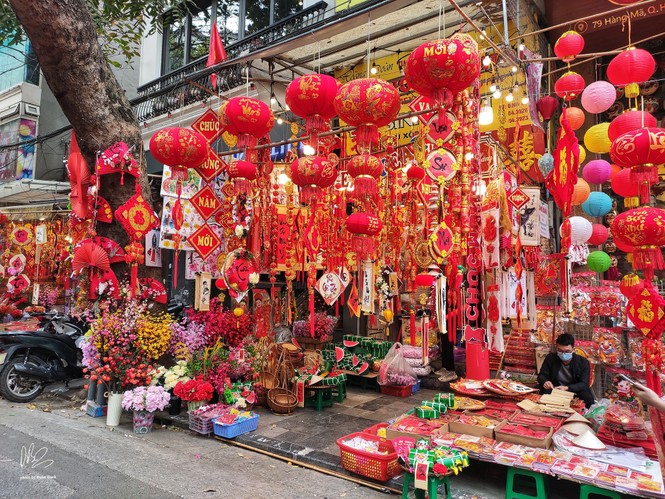 Hà Nội phố: Tết đã ùa về, thật ấm áp và bình yên trên Phố Cổ - ảnh 3