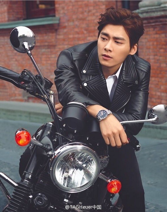 Trong thế giới fangirl: Có một chàng trai tôi muốn yêu thương cả đời - Lý Dịch Phong - ảnh 2
