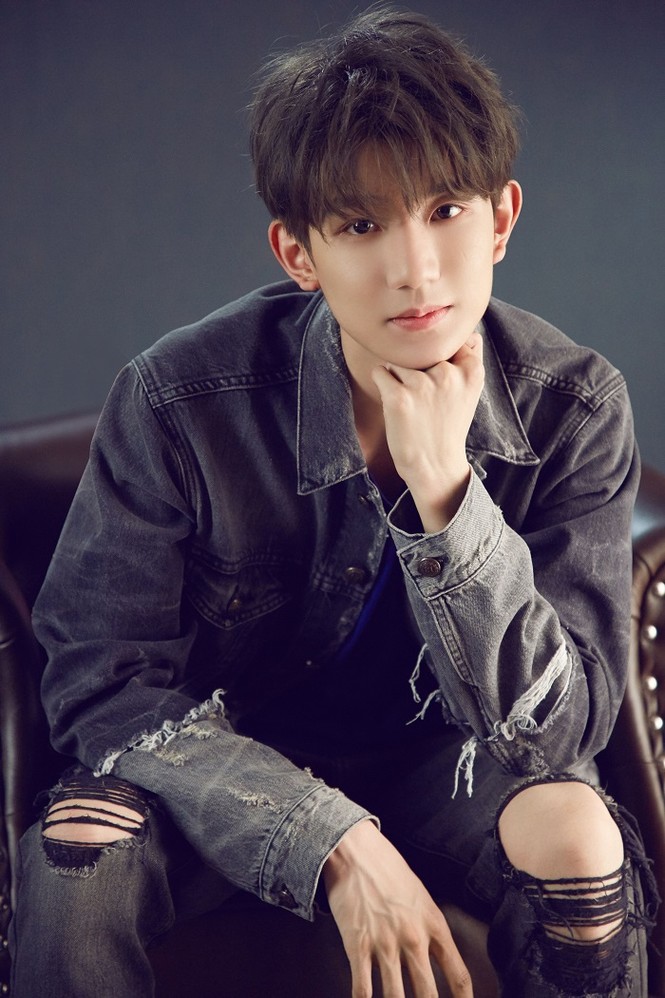 Trong thế giới fangirl: Cuộc đời tôi may mắn nhất chính là gặp được em, Vương Nguyên! - ảnh 2