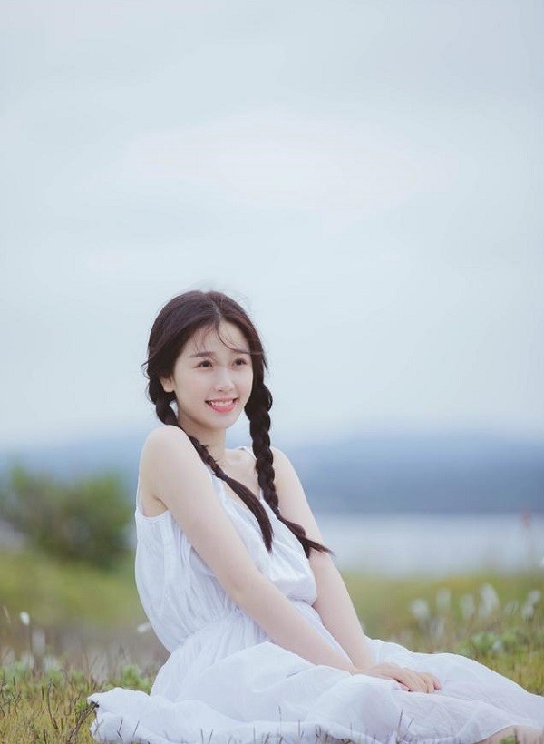 Trong thế giới fangirl: Ngu Thư Hân - Thật bất ngờ, chị đã khiến thế giới em đổi thay! - ảnh 1