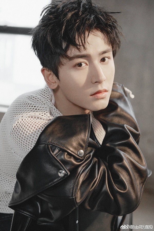 Trong thế giới fangirl: Đã từng dành những trưởng thành đầu tiên để hâm mộ một người - ảnh 2