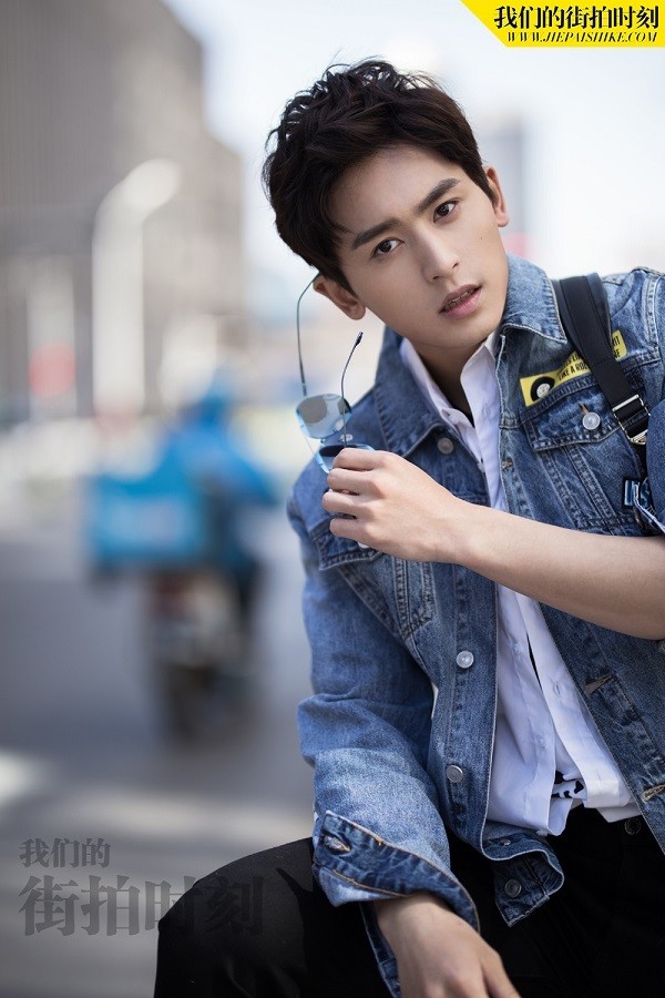 Trong thế giới fangirl: Đã từng dành những trưởng thành đầu tiên để hâm mộ một người - ảnh 1