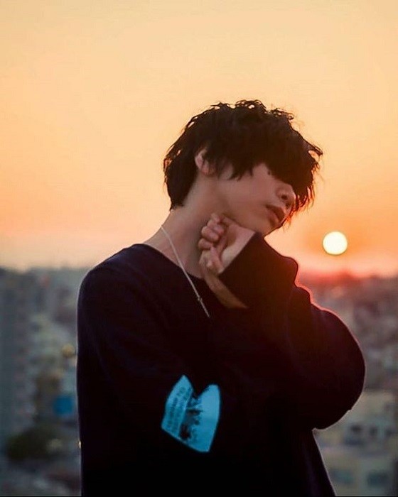 Trong thế giới fangirl: Kenshi Yonezu là ánh sáng trong cuộc sống của tôi - ảnh 1