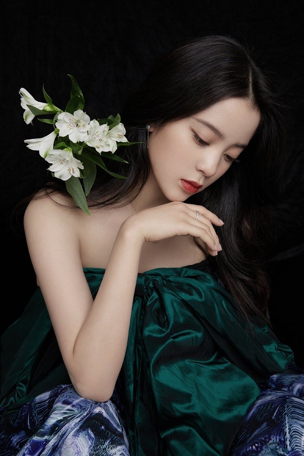 Những người đẹp diễn giả trân của phim Hoa ngữ: Ai trợn mắt thần chưởng, ai rơi lệ vô hồn? - ảnh 1