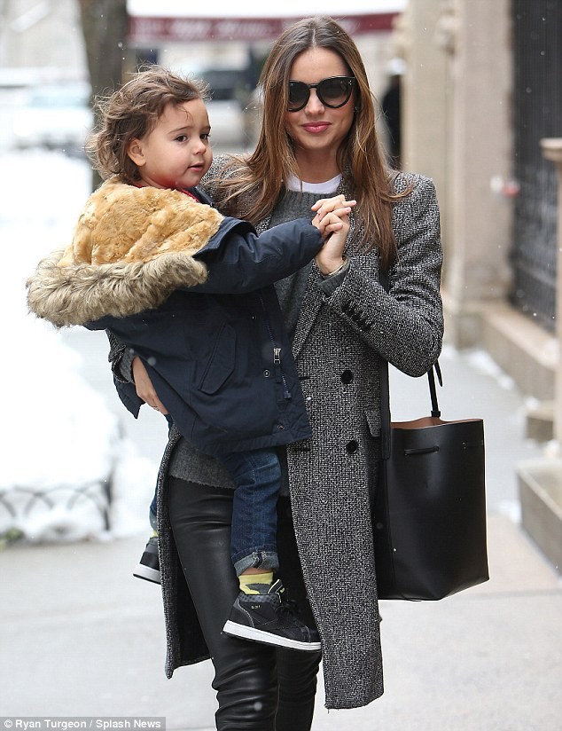 Miranda Kerr làm mẫu đồ lót cho hãng Calvin Klein - ảnh 6
