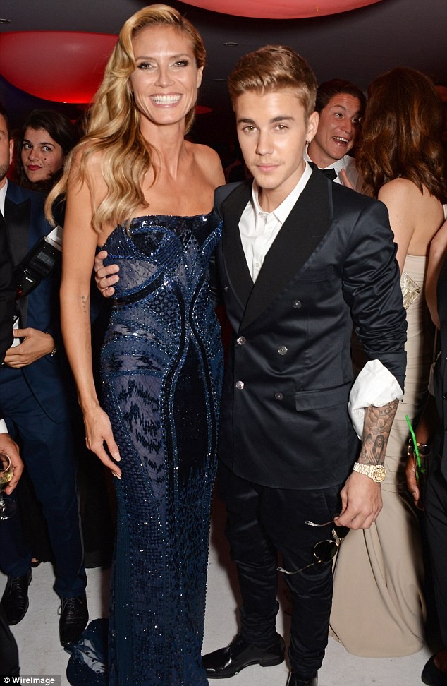 Justin Bieber bị tố sàm sỡ, siêu mẫu ra mặt bênh vực - ảnh 2