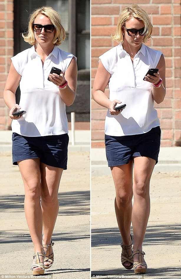 Britney Spears xuống phố với dáng thô kệch - ảnh 5