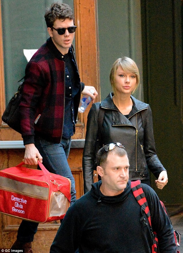 Ed Sheeran 'mai mối' Orlando Bloom và Taylor Swift? - ảnh 4
