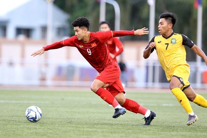 Đức Chinh 'nổ súng' tưng bừng, U22 Việt Nam dội mưa gôn vào lưới Brunei - ảnh 16