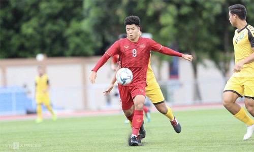 Đức Chinh 'nổ súng' tưng bừng, U22 Việt Nam dội mưa gôn vào lưới Brunei - ảnh 9