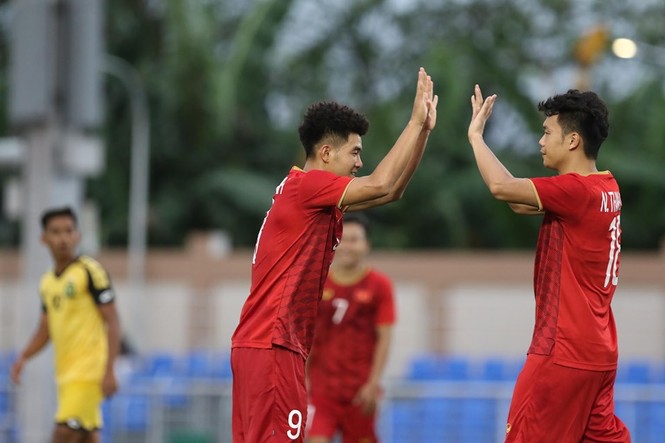 Đức Chinh 'nổ súng' tưng bừng, U22 Việt Nam dội mưa gôn vào lưới Brunei - ảnh 17