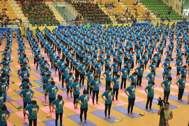 Gần 2000 người tham dự ngày Quốc tế Yoga tại Hà Nội - ảnh 4