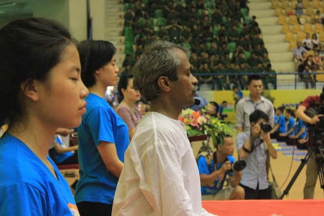 Gần 2000 người tham dự ngày Quốc tế Yoga tại Hà Nội - ảnh 10