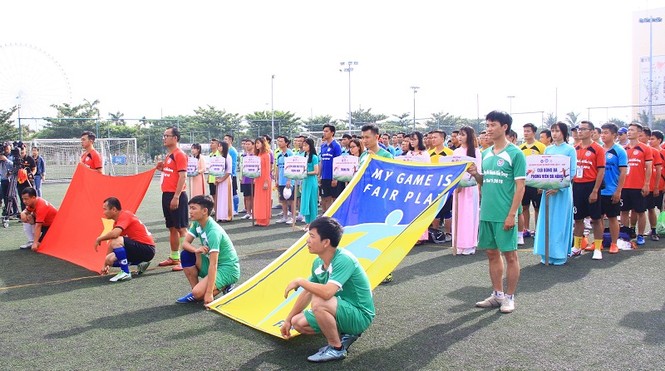 Khởi tranh giải bóng đá dành cho các nhà báo khu vực miền Trung - ảnh 1