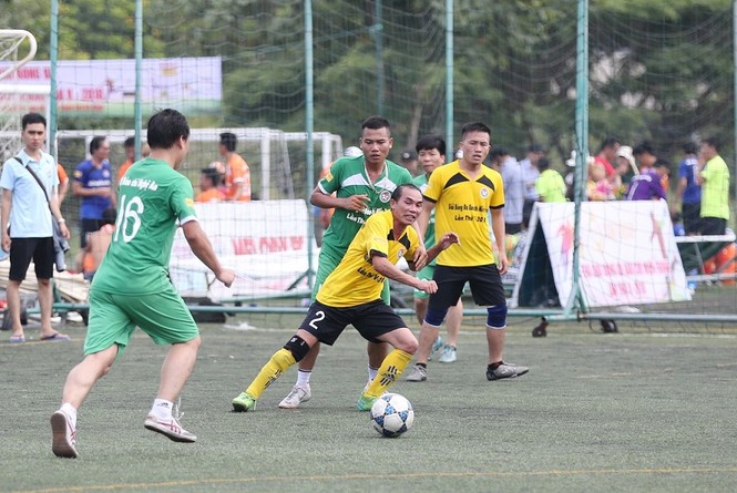 Khởi tranh giải bóng đá dành cho các nhà báo khu vực miền Trung - ảnh 5