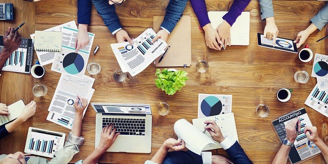 Một bàn tay vẫn còn cần một bàn tay nữa mới tạo nên tiếng vỗ - ảnh 2