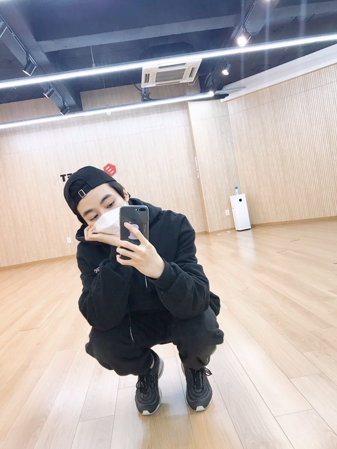 Vừa được mở tài khoản Twitter, Hanbin liền khoe ảnh luyện tập cho sân khấu pre-debut - ảnh 4