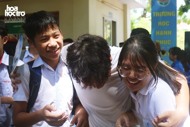 Nhìn lại toàn cảnh kỳ thi vào 10 của teen Hà Nội: