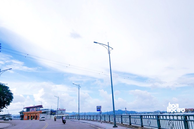 Lên đường mùa Hè: Mở khóa kỳ nghỉ với những tia nắng ở Hạ Long! - ảnh 1