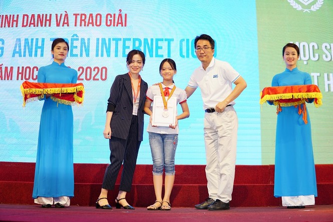 Lễ trao giải cuộc thi IOE lần thứ 10: Hàng trăm học sinh tài năng háo hức nhận phần thưởng - ảnh 1