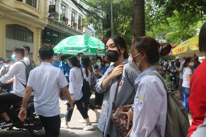 Đáp án tham khảo đề thi Văn THPT: Teen dự đoán như thế nào về điểm số của mình? - ảnh 2