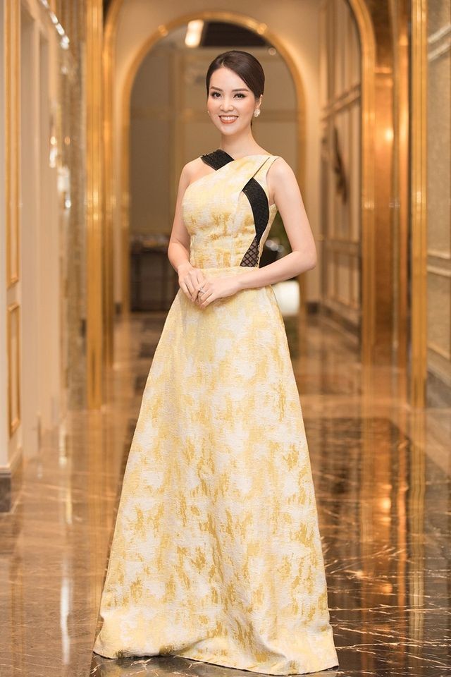 Tiểu Vy, Mỹ Linh cùng