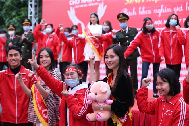 Sinh viên Hà Nội hào hứng tham gia hiến máu tại ngày hội chính của Chủ nhật Đỏ 2021 - ảnh 10
