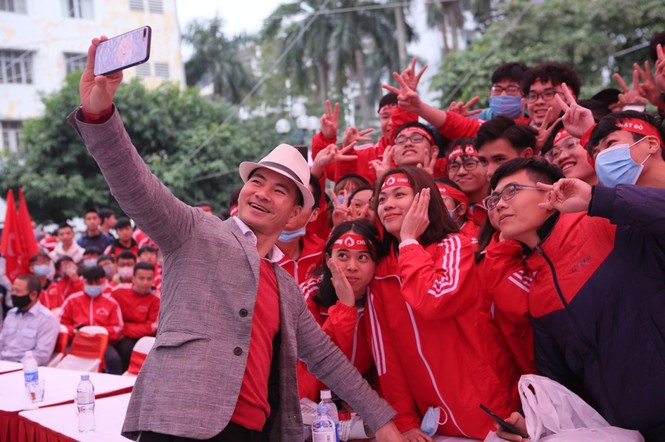 Sinh viên Hà Nội hào hứng tham gia hiến máu tại ngày hội chính của Chủ nhật Đỏ 2021 - ảnh 9