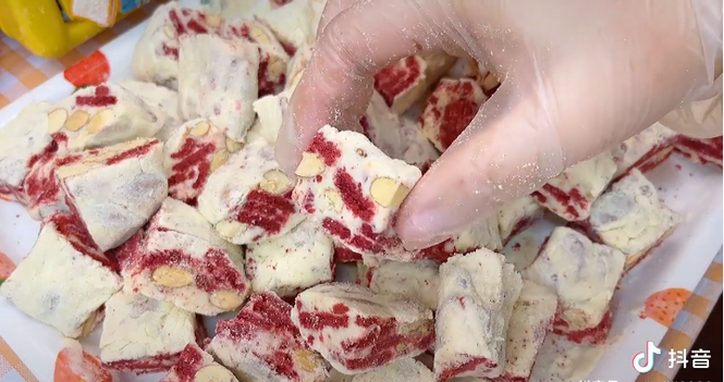 Món ngon ngày Tết: Những viên kẹo Nougat lạ miệng với bánh quy, dừa non và mứt quả khô - ảnh 7