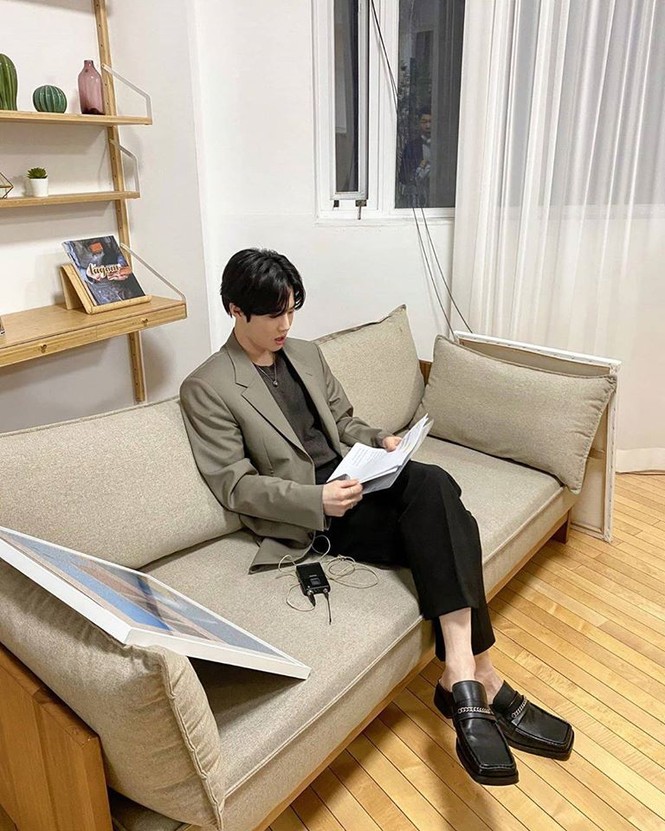 Suho (EXO) đăng tải một tấm hình khiến fan bật cười - ảnh 1
