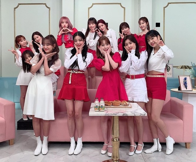 Sao Hàn 24H: Tzuyu khoe ảnh selfie, Kim Sejeong gặp IZ*ONE - ảnh 1