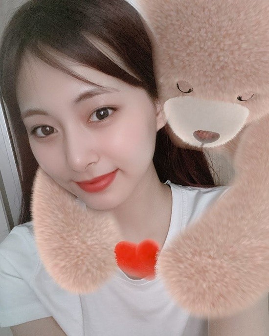 Sao Hàn 24H: Tzuyu khoe ảnh selfie, Kim Sejeong gặp IZ*ONE - ảnh 6